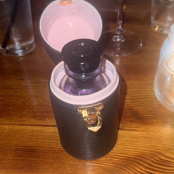 Louis Vuitton Parfume Case - Picture 7 of 7
